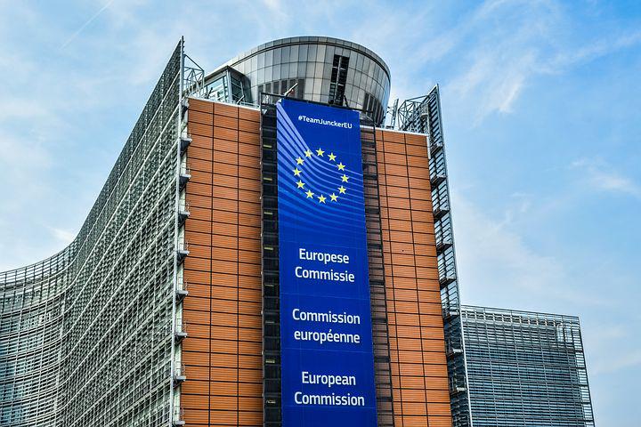 La Commissione europea alza allo 0,9% attese sul Pil dell'Italia nel 2024