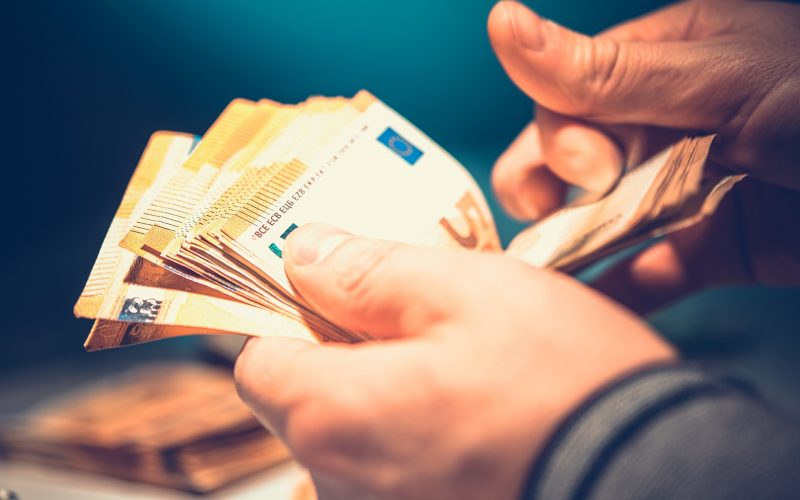 Edicole, nuove misure di sostegno per il 2026: fino a 4.500 euro per spese e innovazione. Domande dal 24 novembre al 22 dicembre